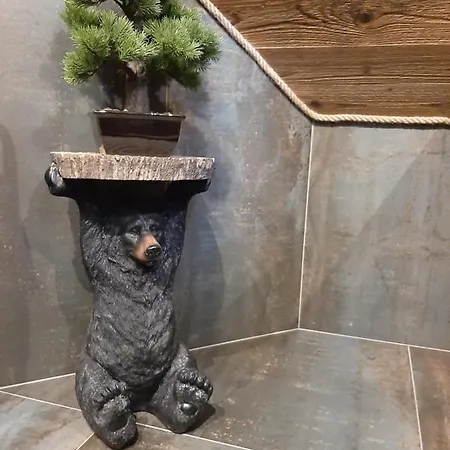Szalas Na Krawedzi Chalet *