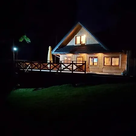 Szalas Na Krawedzi Chalet